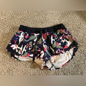 Lululemon Hotty Hot short